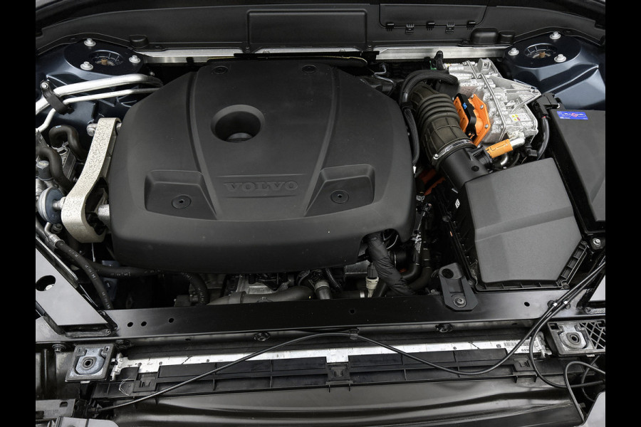 Volvo XC60 2.0 T6 250KW AWD hybrid Inscription / Panoramadak / Trekhaak / Leder lux./Stuur-Stoelverw / Pdc+camera / Audio & Park Ass./ Lighting / Apk 06-2027
