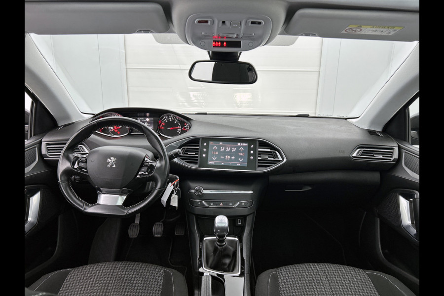 Peugeot 308 1.5 HDi 131PK 5Drs. Executive / Panoramadak / Distributie vv. 122Dkm. / Cruise-ctr. / Navigatie / Apk 05-2026