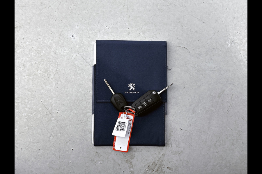 Peugeot 308 1.5 HDi 131PK 5Drs. Executive / Panoramadak / Distributie vv. 122Dkm. / Cruise-ctr. / Navigatie / Apk 05-2026