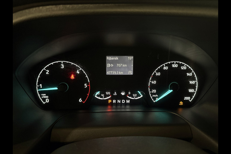 Ford Transit Custom 340 2.0 TDCI Automaat Euro6 131PK H2 Trend 3Pers. *ideaal voor Camper* Navigatie / Pdc./ Airco / Safety&Comfort pack / Driver assist / Stoelverwarming / Distributie vv.bij 36.126 KM / / Apk 11-2026