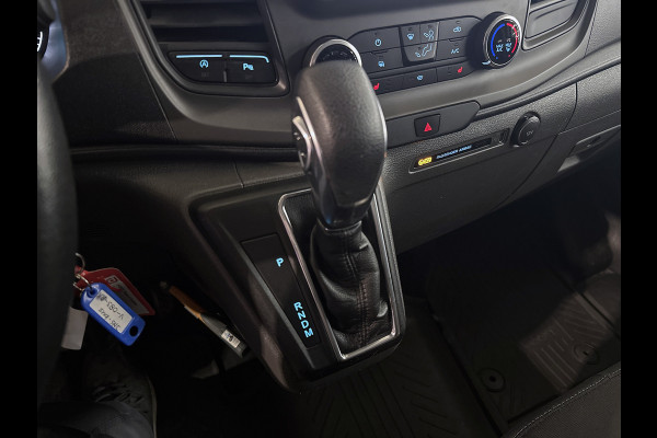 Ford Transit Custom 340 2.0 TDCI Automaat Euro6 131PK H2 Trend 3Pers. *ideaal voor Camper* Navigatie / Pdc./ Airco / Safety&Comfort pack / Driver assist / Stoelverwarming / Distributie vv.bij 36.126 KM / / Apk 11-2026