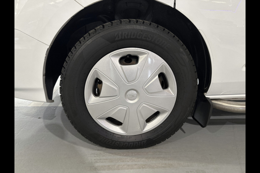 Ford Transit Custom 340 2.0 TDCI Automaat Euro6 131PK H2 Trend 3Pers. *ideaal voor Camper* Navigatie / Pdc./ Airco / Safety&Comfort pack / Driver assist / Stoelverwarming / Distributie vv.bij 36.126 KM / / Apk 11-2026