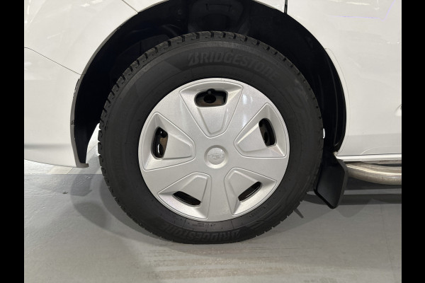 Ford Transit Custom 340 2.0 TDCI Automaat Euro6 131PK H2 Trend 3Pers. *ideaal voor Camper* Navigatie / Pdc./ Airco / Safety&Comfort pack / Driver assist / Stoelverwarming / Distributie vv.bij 36.126 KM / / Apk 11-2026