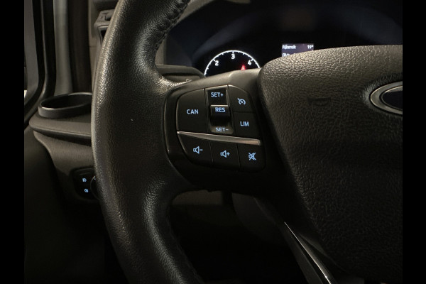 Ford Transit Custom 340 2.0 TDCI Automaat Euro6 131PK H2 Trend 3Pers. *ideaal voor Camper* Navigatie / Pdc./ Airco / Safety&Comfort pack / Driver assist / Stoelverwarming / Distributie vv.bij 36.126 KM / / Apk 11-2026