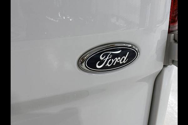 Ford Transit Custom 340 2.0 TDCI Automaat Euro6 131PK H2 Trend 3Pers. *ideaal voor Camper* Navigatie / Pdc./ Airco / Safety&Comfort pack / Driver assist / Stoelverwarming / Distributie vv.bij 36.126 KM / / Apk 11-2026
