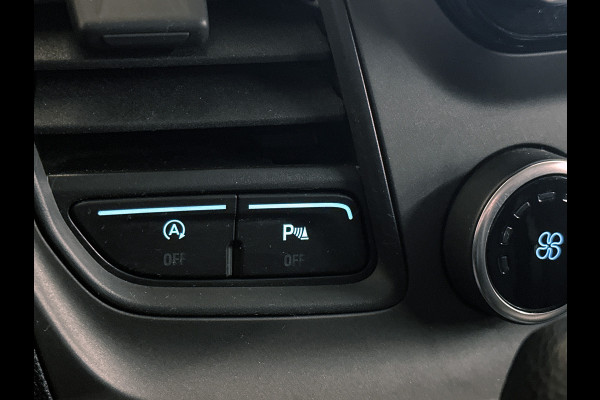 Ford Transit Custom 340 2.0 TDCI Automaat Euro6 131PK H2 Trend 3Pers. *ideaal voor Camper* Navigatie / Pdc./ Airco / Safety&Comfort pack / Driver assist / Stoelverwarming / Distributie vv.bij 36.126 KM / / Apk 11-2026