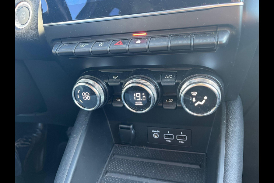 Renault Captur 1.3 TCe 130 Intens cruise control adaptief | stuurwiel verwarmd | trekhaak