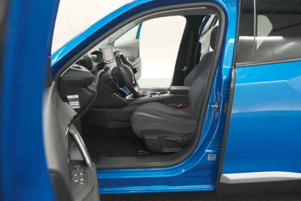 Peugeot 2008 PureTech 130 Allure | Trekhaak | Camera | Stoelverwarming | Adaptieve Cruise Control