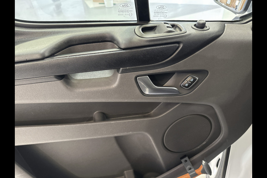 Ford Transit Custom 340 2.0 TDCI Euro6 131PK H2 Trend 3Pers. *ideaal voor Camper*/ Navigatie / Pdc./ Airco / Safety&Comfort pack / Driver assist  / Stoelverwarming / Apk 11-2026