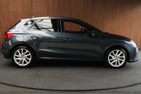 Seat Ibiza 1.0 TSI FR Navi Climate C. Virtual Camera Carplay PDC Zwarte binnenhemel LED LM velgen BTW auto