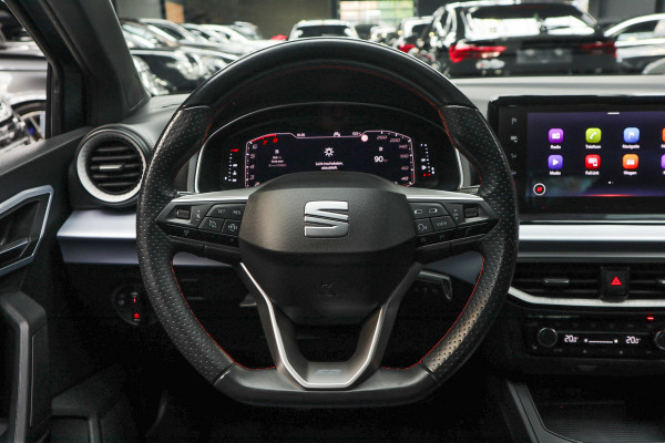 Seat Ibiza 1.0 TSI FR Navi Climate C. Virtual Camera Carplay PDC Zwarte binnenhemel LED LM velgen BTW auto