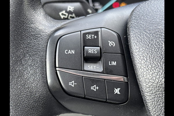 Ford Transit Custom 340 2.0 TDCI Euro6 131PK H2 Trend 3Pers  *ideaal voor Camper* / Navigatie / Pdc./ Airco / Driver assist / Stoelverwarming  / Apk  12-26