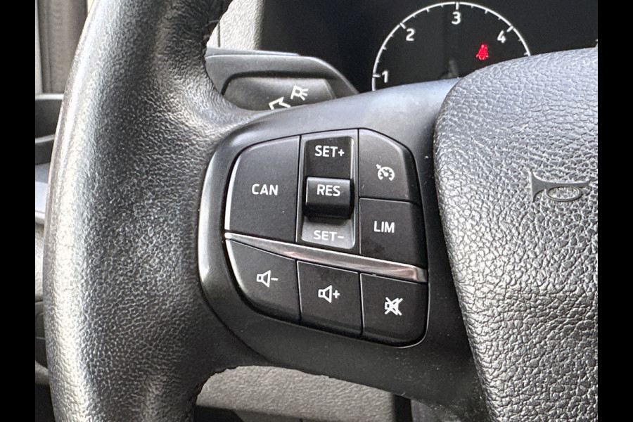 Ford Transit Custom 340 2.0 TDCI Euro6 131PK H2 Trend 3Pers  *ideaal voor Camper* / Navigatie / Pdc./ Airco / Driver assist / Stoelverwarming  / Apk  12-26