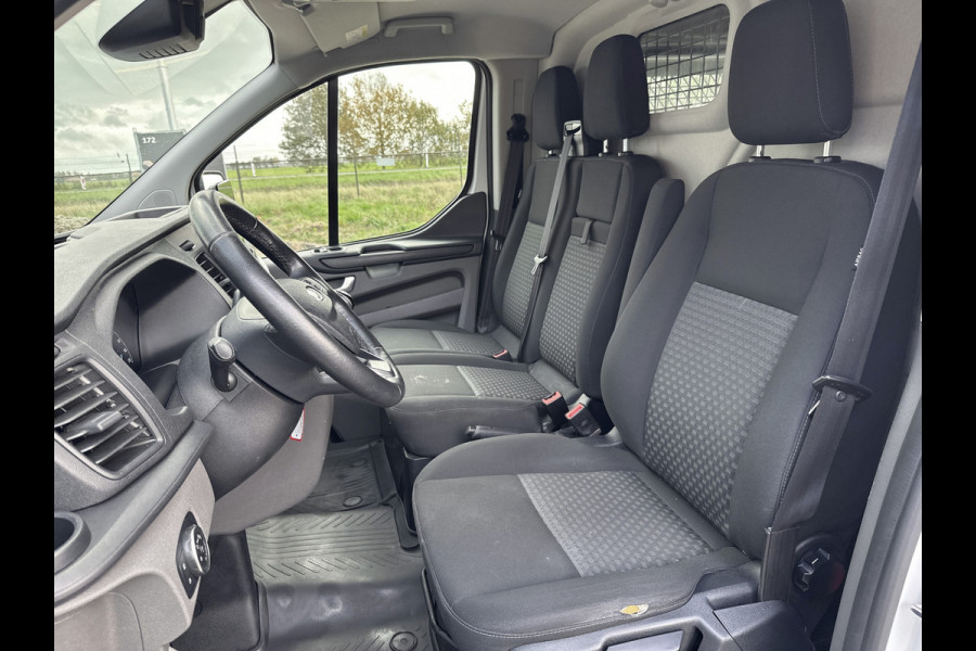 Ford Transit Custom 340 2.0 TDCI Euro6 131PK H2 Trend 3Pers  *ideaal voor Camper* / Navigatie / Pdc./ Airco / Driver assist / Stoelverwarming  / Apk  12-26
