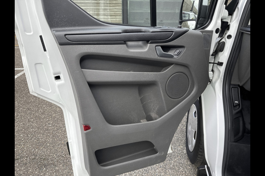 Ford Transit Custom 340 2.0 TDCI Euro6 131PK H2 Trend 3Pers  *ideaal voor Camper* / Navigatie / Pdc./ Airco / Driver assist / Stoelverwarming  / Apk  12-26
