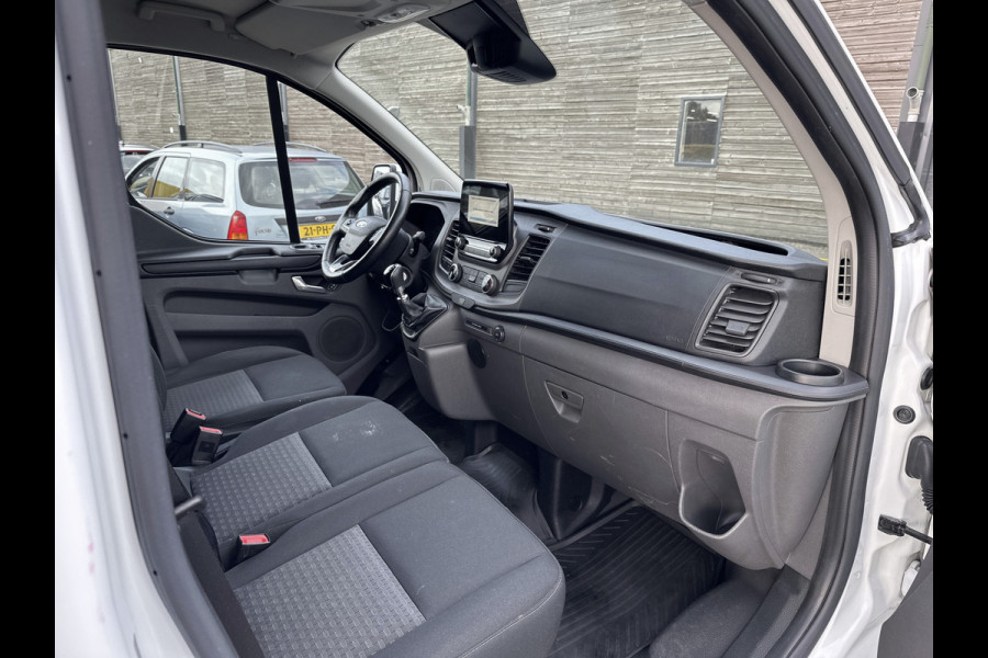 Ford Transit Custom 340 2.0 TDCI Euro6 131PK H2 Trend 3Pers  *ideaal voor Camper* / Navigatie / Pdc./ Airco / Driver assist / Stoelverwarming  / Apk  12-26
