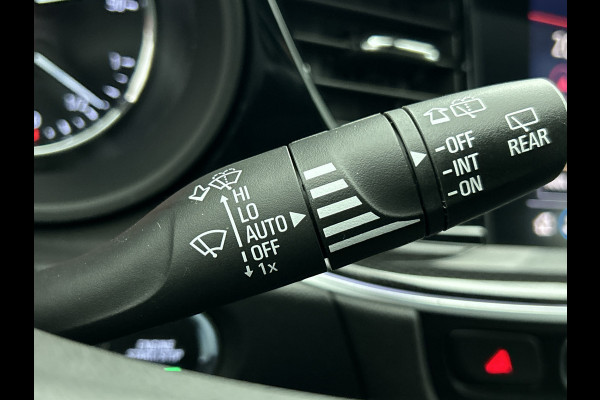 Opel Insignia Sports Tourer 1.5 CDTI 123PK Business Elegance / Leder / Trekhaak / Camera / Stoel-Stuurverwarming / Xenon / Airco-ecc. / Apk 01-2026
