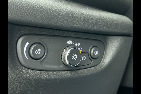 Opel Insignia Sports Tourer 1.5 CDTI 123PK Business Elegance / Leder / Trekhaak / Camera / Stoel-Stuurverwarming / Xenon / Airco-ecc. / Apk 01-2026