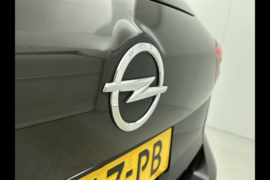 Opel Insignia Sports Tourer 1.5 CDTI 123PK Business Elegance / Leder / Trekhaak / Camera / Stoel-Stuurverwarming / Xenon / Airco-ecc. / Apk 01-2026