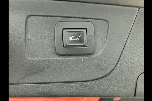 Opel Insignia Sports Tourer 1.5 CDTI 123PK Business Elegance / Leder / Trekhaak / Camera / Stoel-Stuurverwarming / Xenon / Airco-ecc. / Apk 01-2026