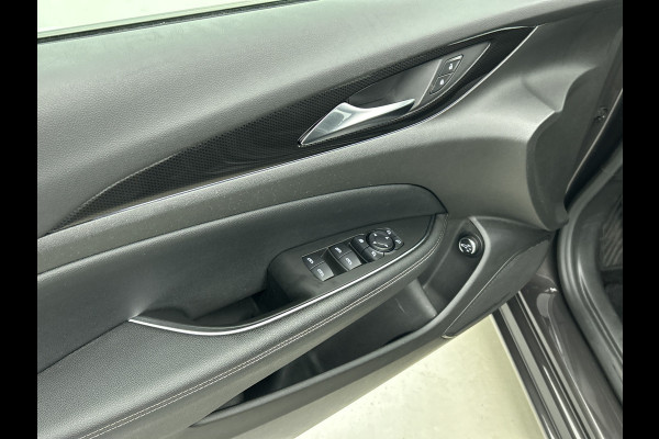Opel Insignia Sports Tourer 1.5 CDTI 123PK Business Elegance / Leder / Trekhaak / Camera / Stoel-Stuurverwarming / Xenon / Airco-ecc. / Apk 01-2026