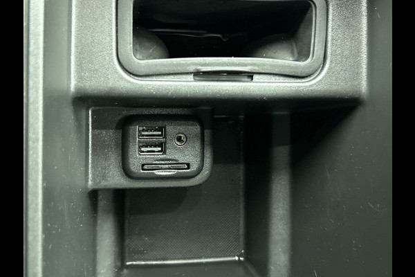 Opel Insignia Sports Tourer 1.5 CDTI 123PK Business Elegance / Leder / Trekhaak / Camera / Stoel-Stuurverwarming / Xenon / Airco-ecc. / Apk 01-2026