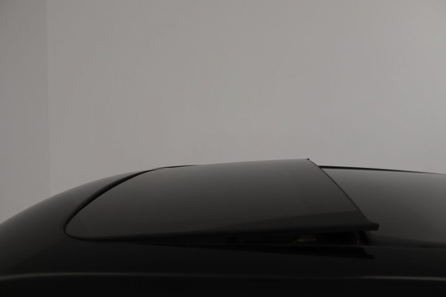 MINI Mini 1.5 Cooper Dalston Edition (PANORAMADAK, JCW PAKKET, STOELVERWARMING, HARMAN KARDON, SFEERVERLICHTING, CARPLAY, NAVI)