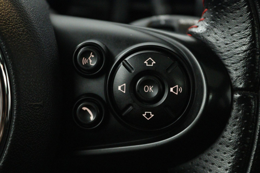 MINI Mini 1.5 Cooper Dalston Edition (PANORAMADAK, JCW PAKKET, STOELVERWARMING, HARMAN KARDON, SFEERVERLICHTING, CARPLAY, NAVI)