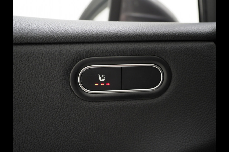 Mercedes-Benz A-Klasse 250 e Panamericana | Panoramadak | Widescreen | Camera | Leder | Zwarte Hemel | Cruise | DAB