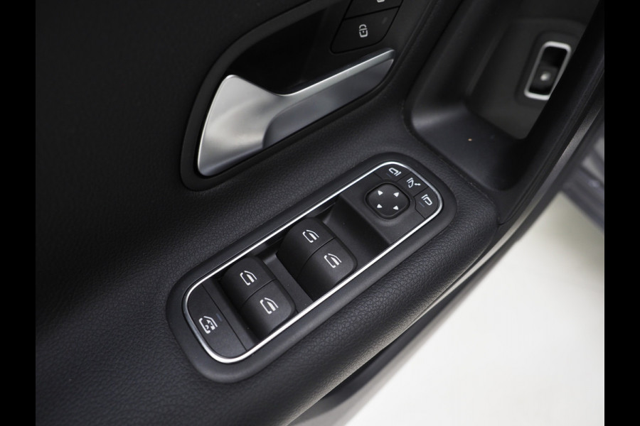 Mercedes-Benz A-Klasse 250 e Panamericana | Panoramadak | Widescreen | Camera | Leder | Zwarte Hemel | Cruise | DAB