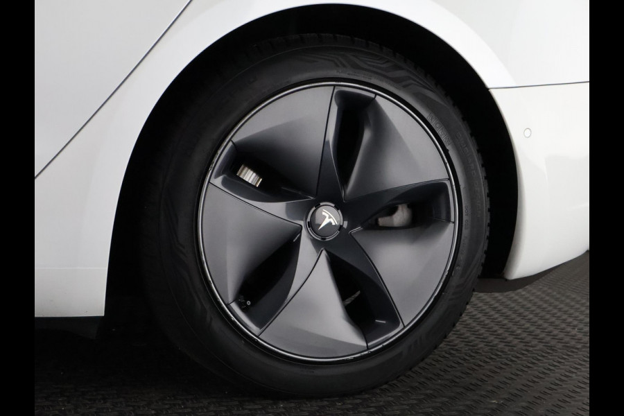 Tesla Model 3 Standard RWD Plus 60 kWh | Navigatie | Panoramadak | Leder |