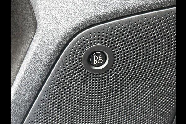 Ford FOCUS Wagon 1.5D ST Line X Business / Panoramadak / Pdc+camera / Cruis adaptief /Stuur-Stoelverwarming / B&O audio / Parking-Technology-Winter Pack / Apk 04-2026