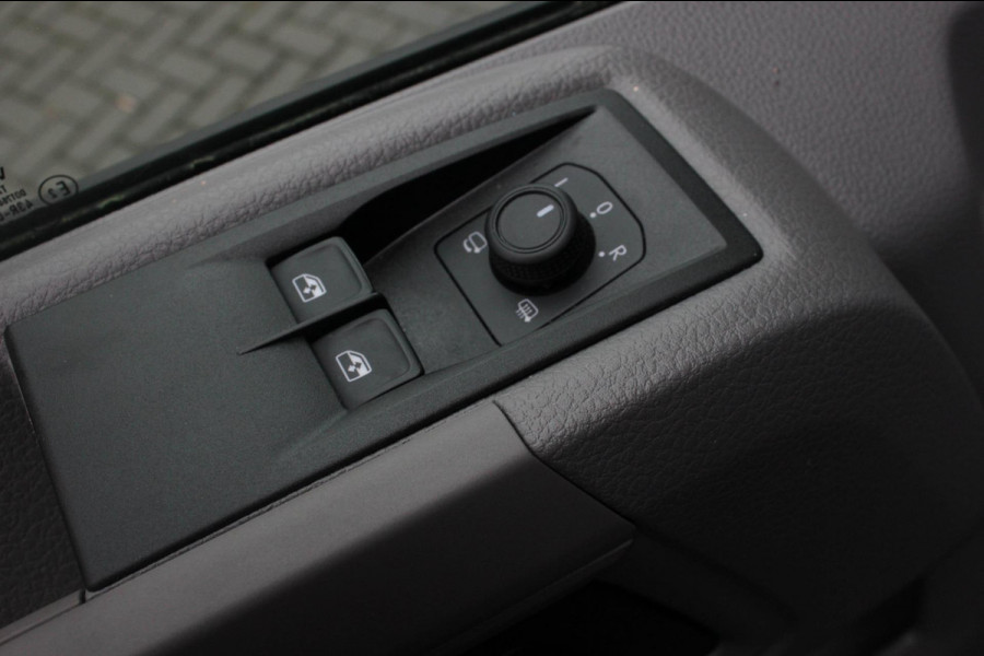 MAN TGE 35 - 177PK FULL BLACK / NAVIGATIE / AIRCO / ACC / CAMERA / CLIMATE CONTEROL / FULL OPTONS / JB-EDITION / APPLE CARPLAY