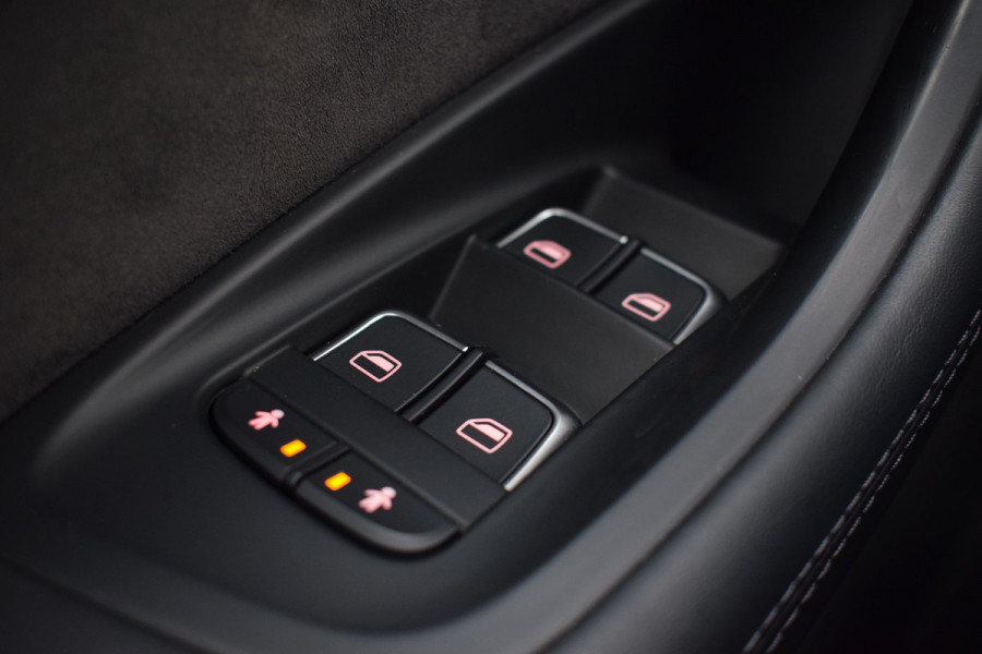 Audi RS6 4.0 V8 TFSI Quattro 605pk Performance | Akrapovič | Keramisch