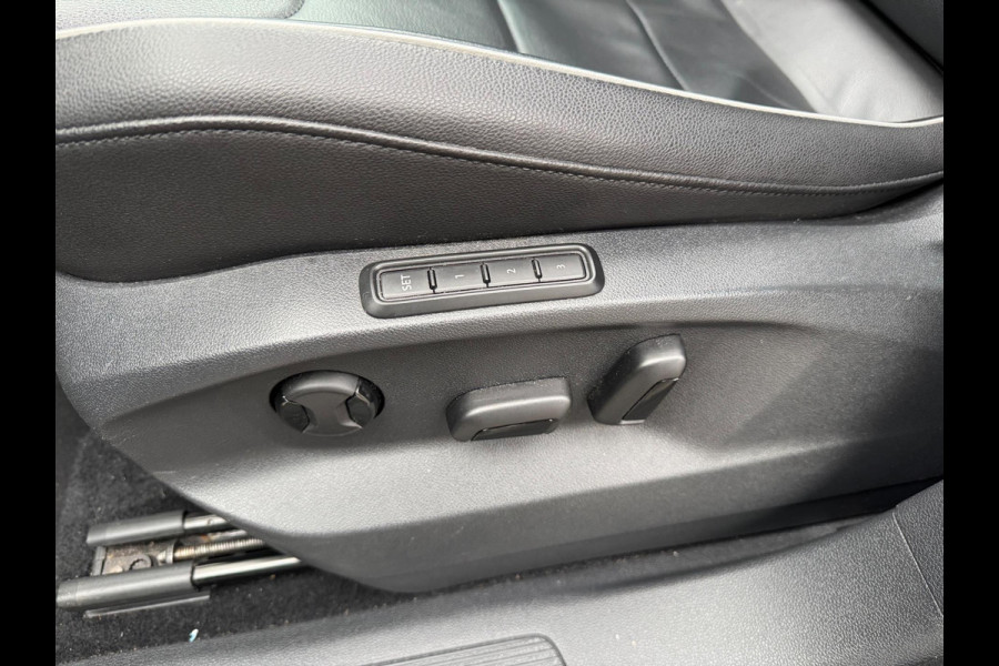 Volkswagen Tiguan 1.4 TSI ACT DSG Panorama 360 Camera Leder memory