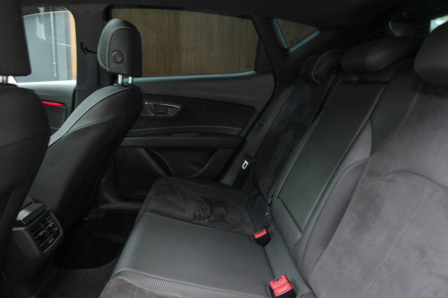 Seat Leon 2.0 TSI CUPRA 300 Panodak Navi Climate Leer Camera Carplay PDC Zwarte binnenhemel LED LM velgen