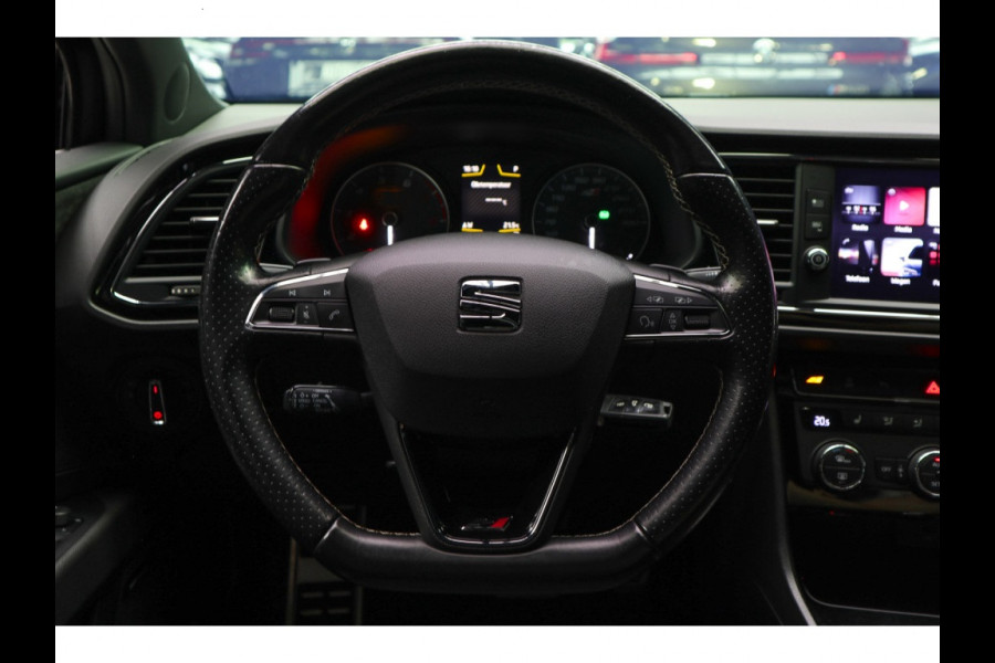 Seat Leon 2.0 TSI CUPRA 300 Panodak Navi Climate Leer Camera Carplay PDC Zwarte binnenhemel LED LM velgen