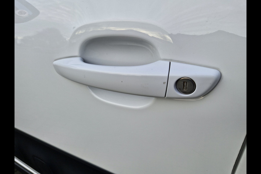 Citroën C3 Shine 1.2 | Trekhaak | Navi |