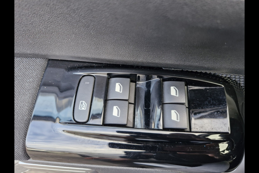 Citroën C3 Shine 1.2 | Trekhaak | Navi |