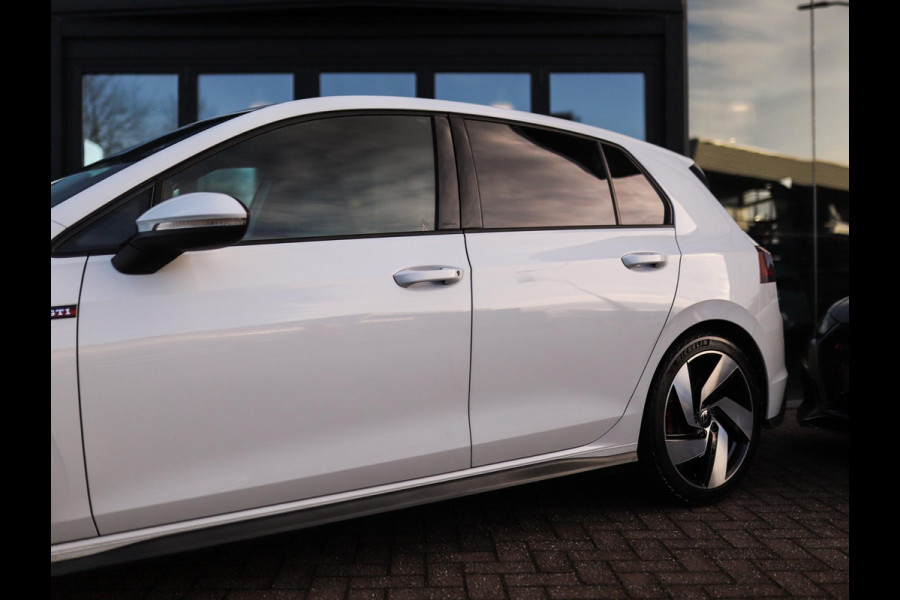 Volkswagen Golf 2.0 TSI GTI IQ-Light | Camera | Stuur/Stoelverw. | ACC