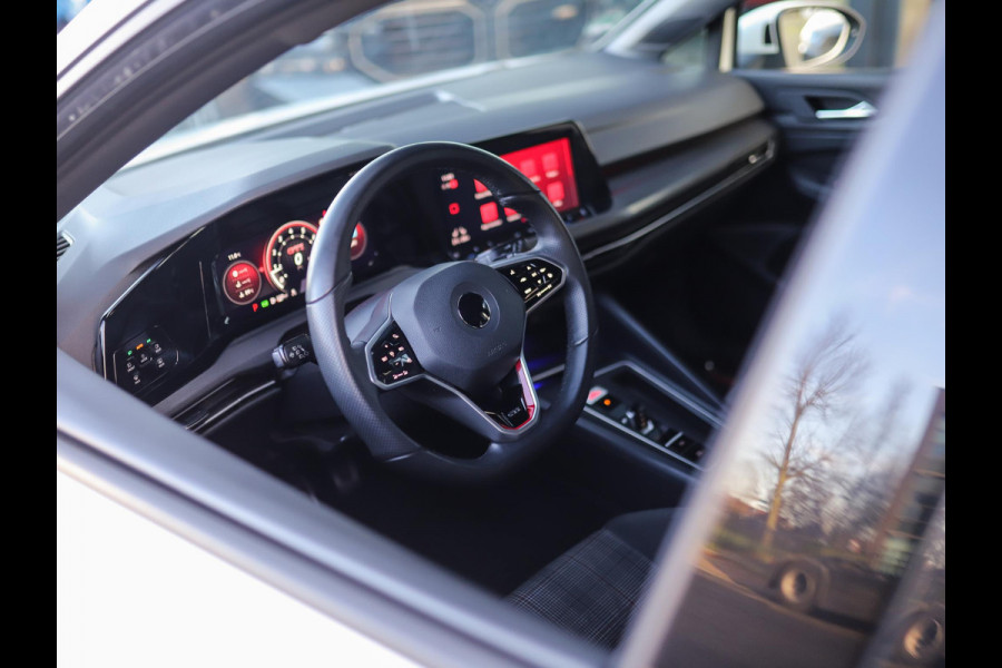 Volkswagen Golf 2.0 TSI GTI IQ-Light | Camera | Stuur/Stoelverw. | ACC