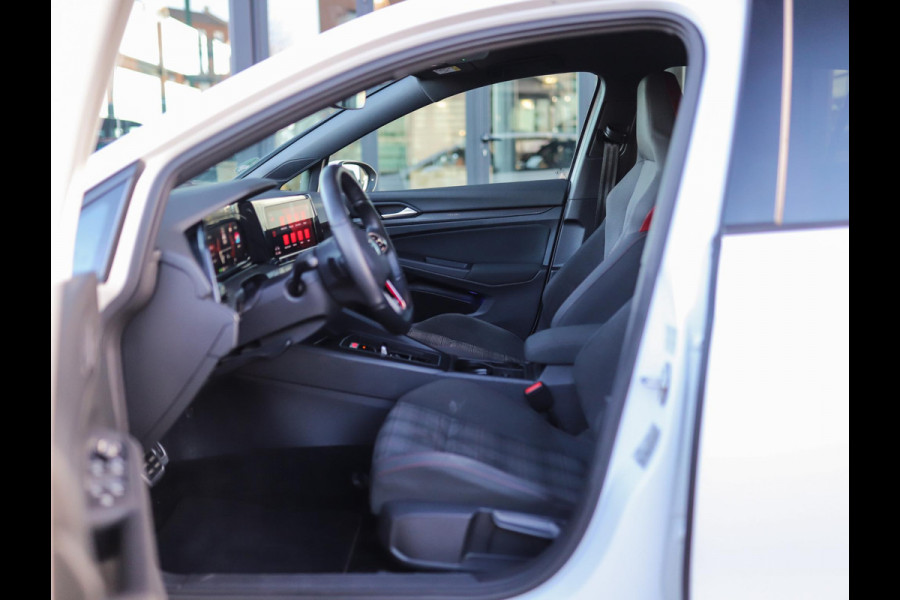 Volkswagen Golf 2.0 TSI GTI IQ-Light | Camera | Stuur/Stoelverw. | ACC
