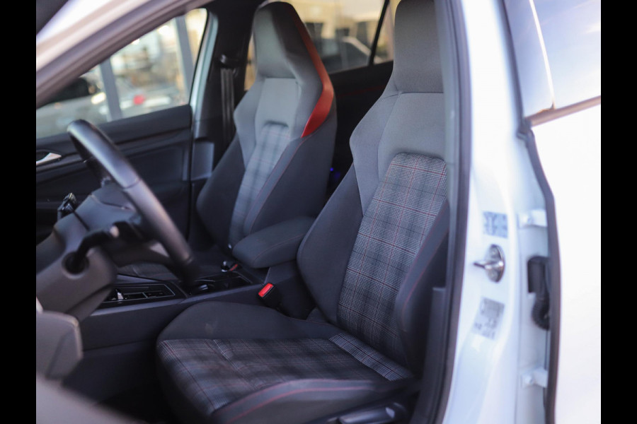 Volkswagen Golf 2.0 TSI GTI IQ-Light | Camera | Stuur/Stoelverw. | ACC