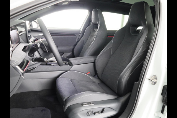 Škoda Superb Combi Sportline Business PHEV 1.5 TSI 204 pk 6 versn. DSG | Panoramadak, elektrisch bedienbaar | Trekhaak, wegklapbaar | Travel Assist Plus Sportline | Dynamic Chassis Control Pakket | CANTON Soundsystem | Lichtmetalen velgen 19 inch Torcular zwart gepolijst