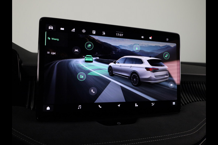 Škoda Superb Combi Sportline Business PHEV 1.5 TSI 204 pk 6 versn. DSG | Panoramadak, elektrisch bedienbaar | Trekhaak, wegklapbaar | Travel Assist Plus Sportline | Dynamic Chassis Control Pakket | CANTON Soundsystem | Lichtmetalen velgen 19 inch Torcular zwart gepolijst