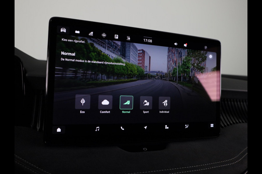 Škoda Superb Combi Sportline Business PHEV 1.5 TSI 204 pk 6 versn. DSG | Panoramadak, elektrisch bedienbaar | Trekhaak, wegklapbaar | Travel Assist Plus Sportline | Dynamic Chassis Control Pakket | CANTON Soundsystem | Lichtmetalen velgen 19 inch Torcular zwart gepolijst