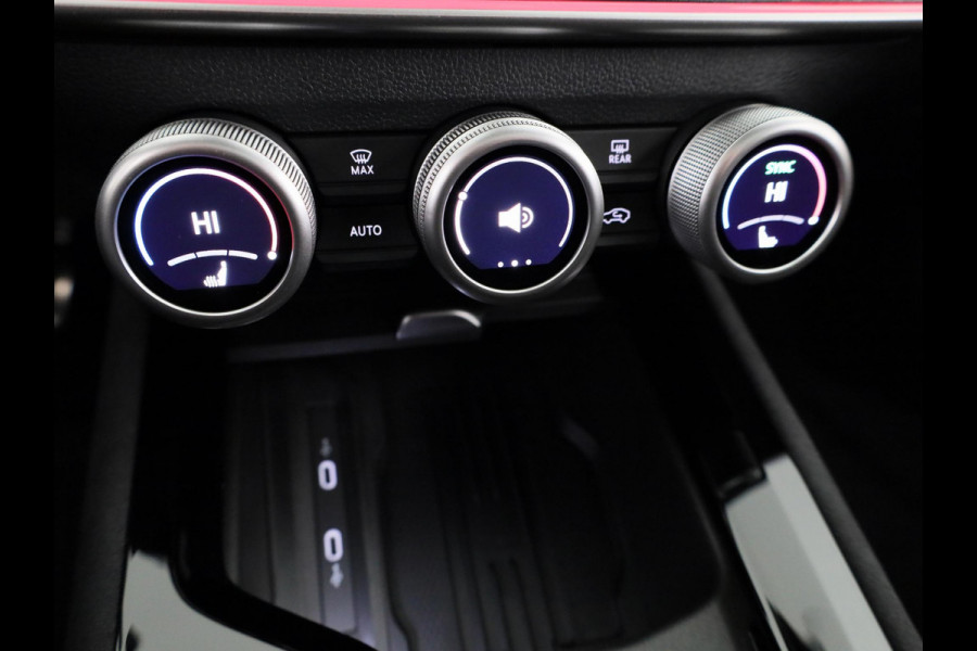 Škoda Superb Combi Sportline Business PHEV 1.5 TSI 204 pk 6 versn. DSG | Panoramadak, elektrisch bedienbaar | Trekhaak, wegklapbaar | Travel Assist Plus Sportline | Dynamic Chassis Control Pakket | CANTON Soundsystem | Lichtmetalen velgen 19 inch Torcular zwart gepolijst