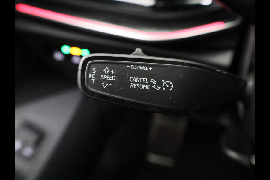 Škoda Superb Combi Sportline Business PHEV 1.5 TSI 204 pk 6 versn. DSG | Panoramadak, elektrisch bedienbaar | Trekhaak, wegklapbaar | Travel Assist Plus Sportline | Dynamic Chassis Control Pakket | CANTON Soundsystem | Lichtmetalen velgen 19 inch Torcular zwart gepolijst