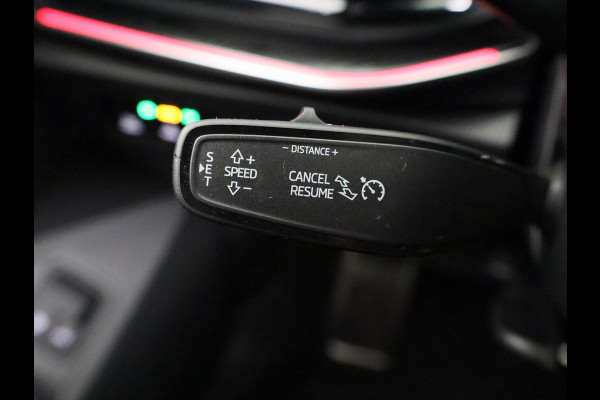 Škoda Superb Combi Sportline Business PHEV 1.5 TSI 204 pk 6 versn. DSG | Panoramadak, elektrisch bedienbaar | Trekhaak, wegklapbaar | Travel Assist Plus Sportline | Dynamic Chassis Control Pakket | CANTON Soundsystem | Lichtmetalen velgen 19 inch Torcular zwart gepolijst