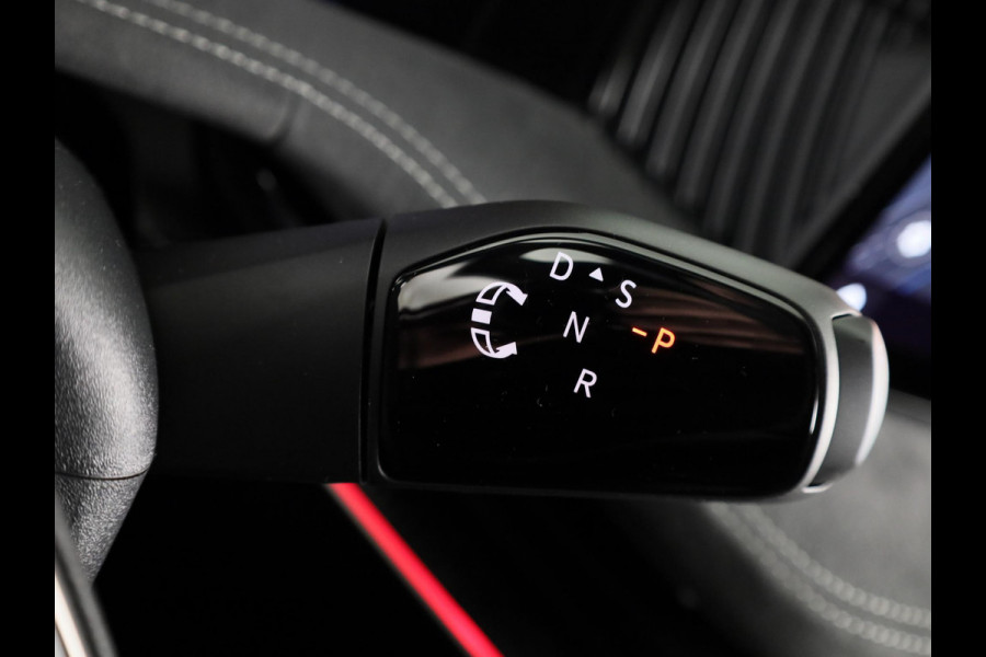 Škoda Superb Combi Sportline Business PHEV 1.5 TSI 204 pk 6 versn. DSG | Panoramadak, elektrisch bedienbaar | Trekhaak, wegklapbaar | Travel Assist Plus Sportline | Dynamic Chassis Control Pakket | CANTON Soundsystem | Lichtmetalen velgen 19 inch Torcular zwart gepolijst